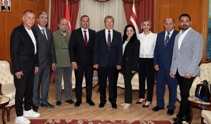Başbakan Üstel, Spor Yazarları Derneği'ni kabul etti