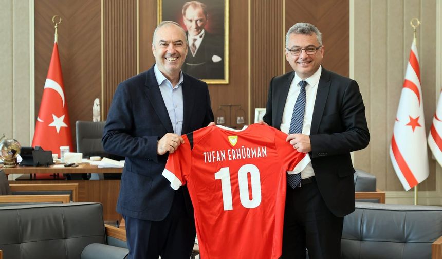 Erhürman’dan milli takıma tebrik telefonu
