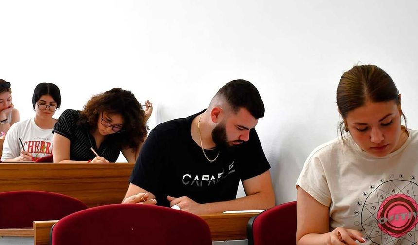 DAÜ giriş ve burs sınavı yapıldı