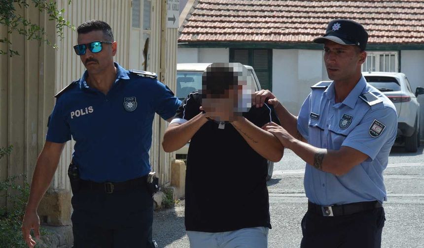 Trafikte Tabanca Görünümlü Çakmakla Tehdit!
