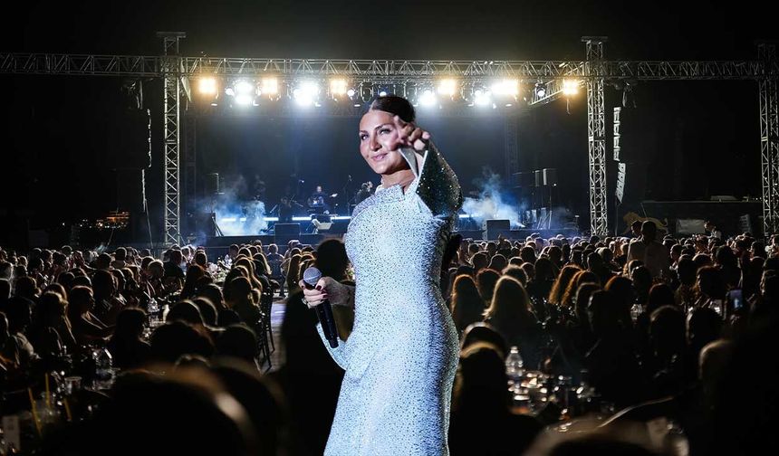 SİBEL CAN’DAN LES AMBASSADEURS’TA UNUTULMAZ GECE…