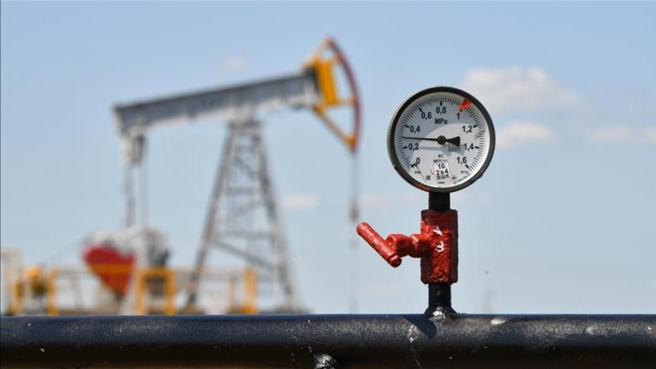 Petrol, ABD'deki fırtına riski ve Orta Doğu gerilimiyle yükseldi