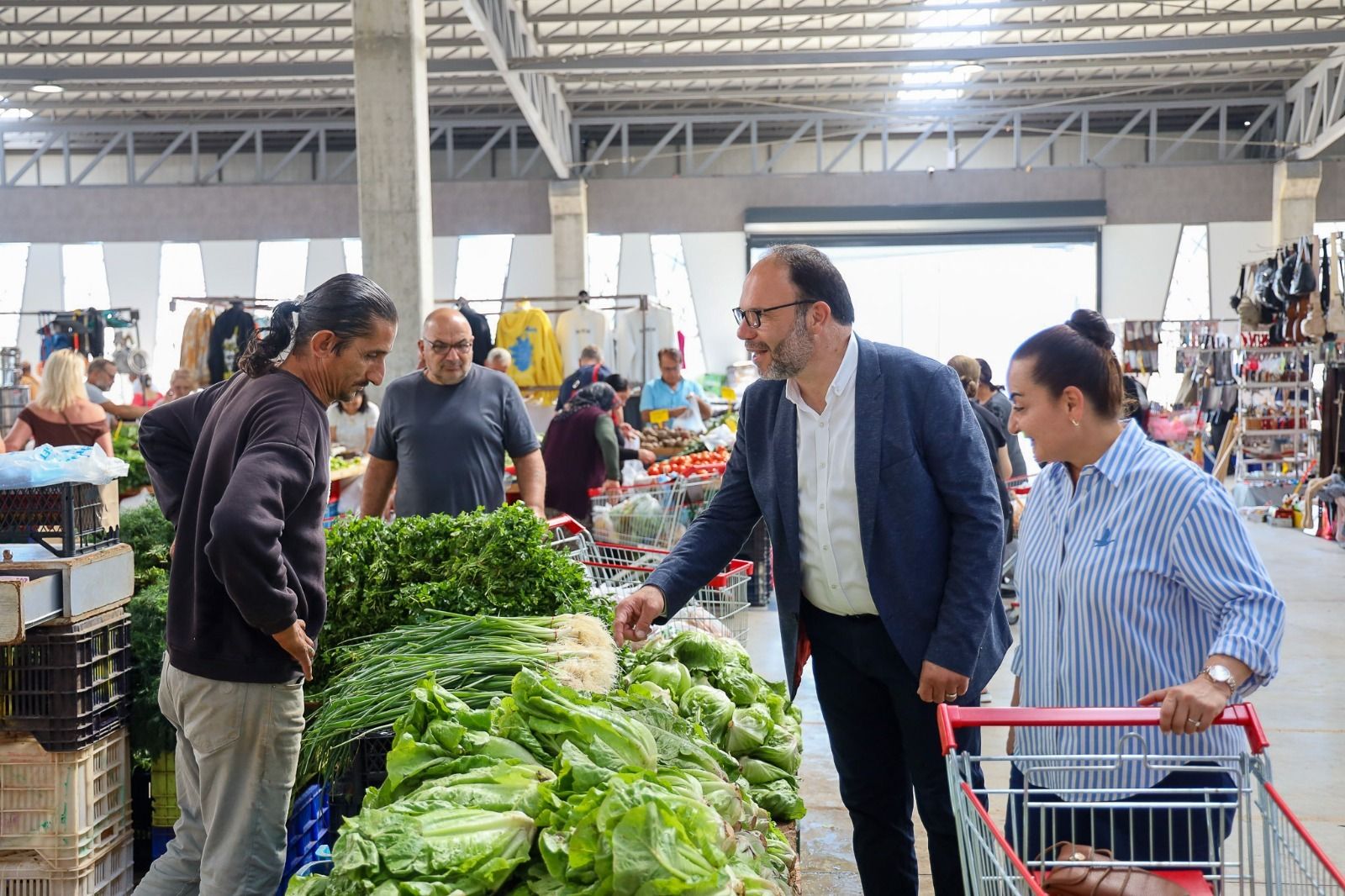 Sadıkoğlu Çifti Kapalı Pazar Yerini Ziyaret Etti